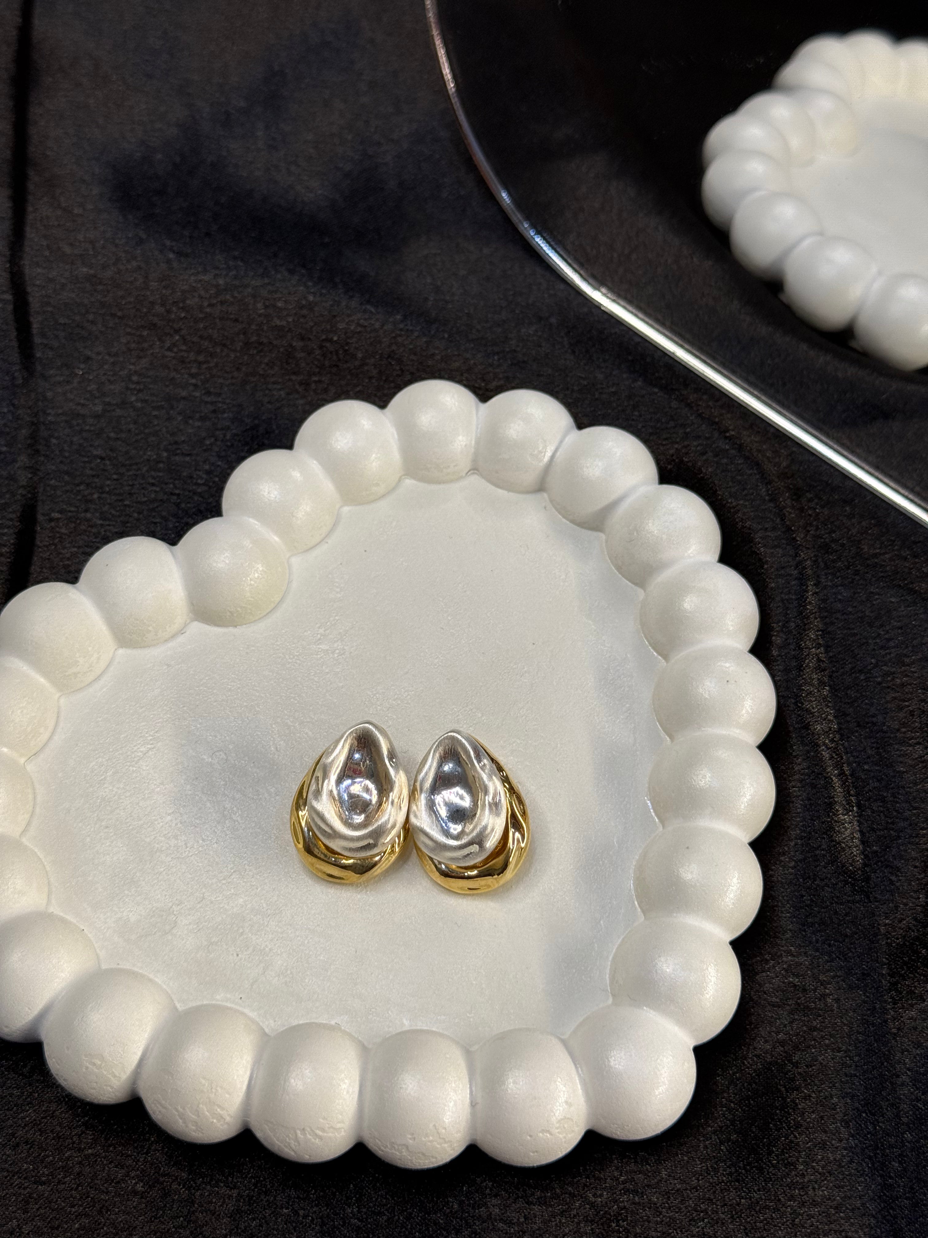 Pearly Gold Earrings