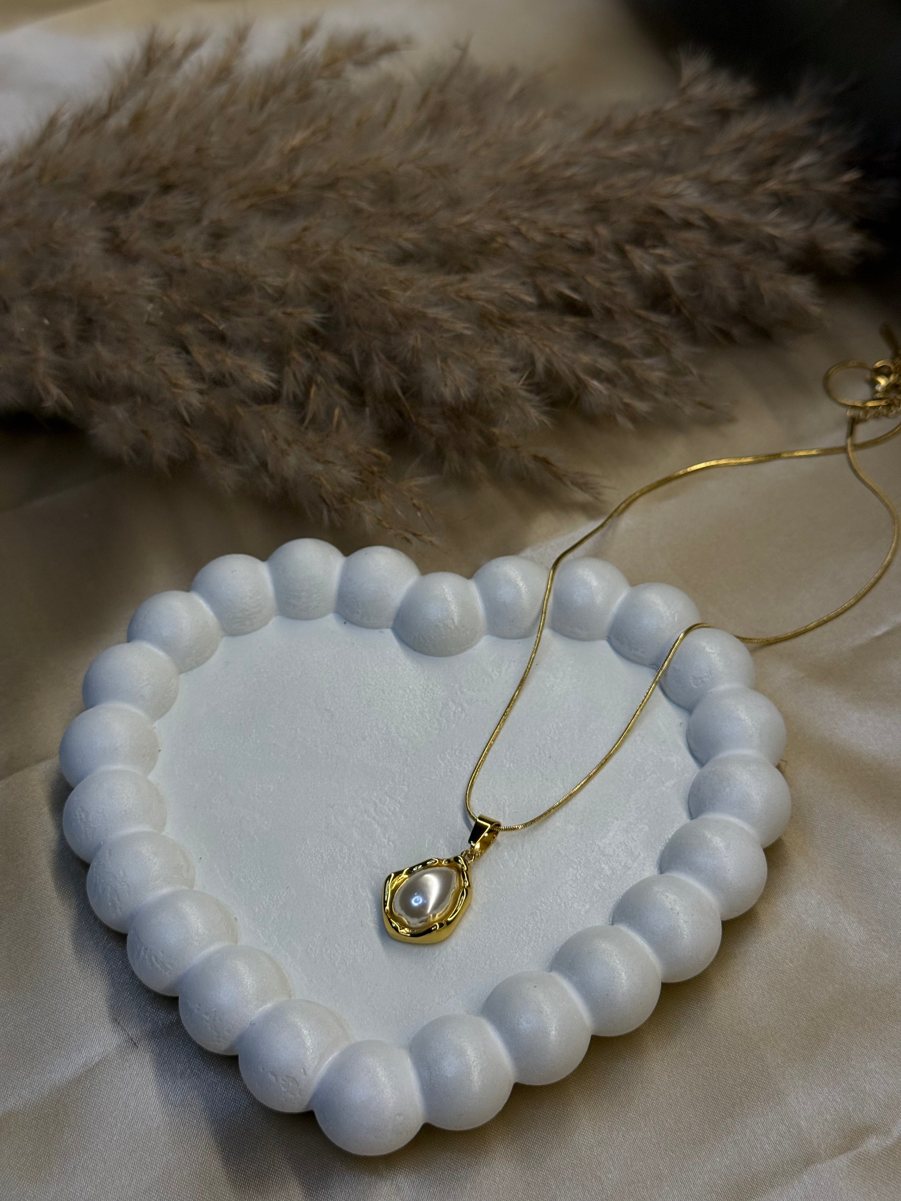 Golden Radiance Necklace